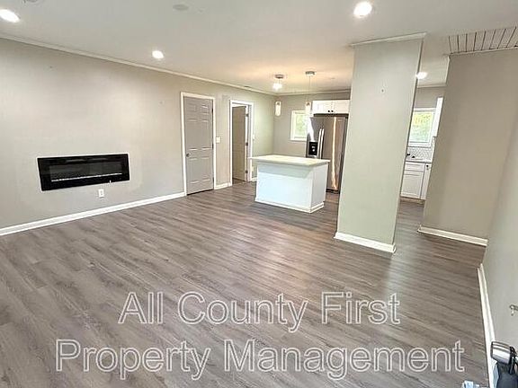 2nd image of 2386 Cresta Dr