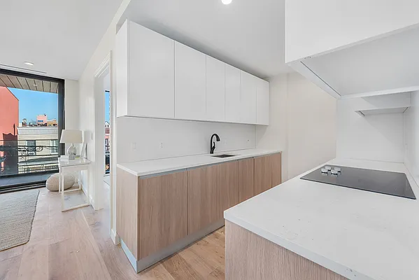 Sold by Modern Spaces | media 4