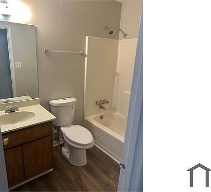 3rd image of 3332 Fannin Ct