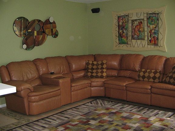 4th image of 1221 Kensington Dr