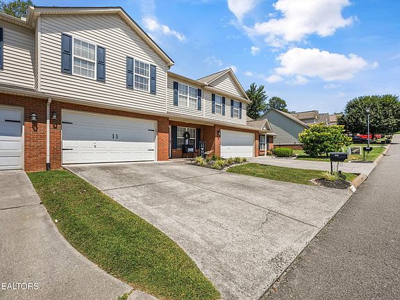 2nd image of 2055 Gatehouse Ln