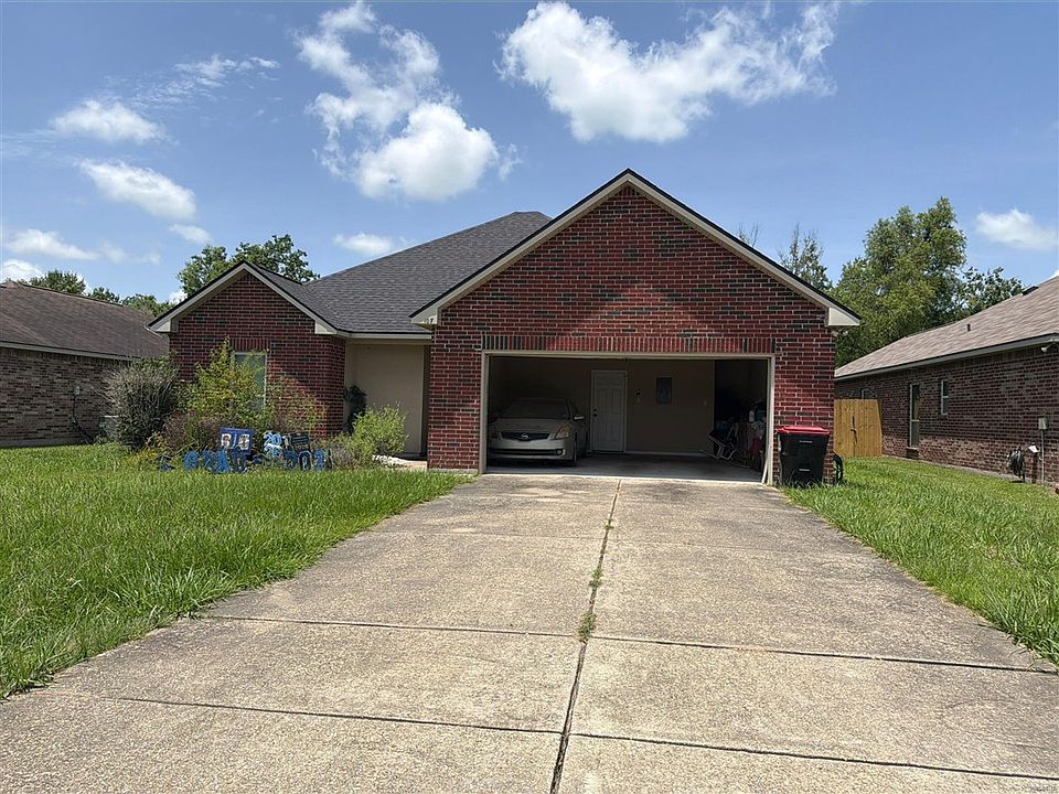 1st image of 107 Sunny Oak Trl