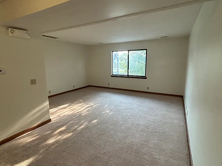 2326 Hillcrest Dr #2326 — Photo 7