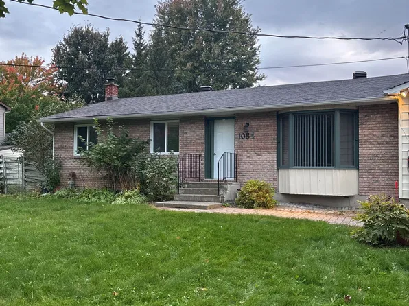 1084 Eadie Rd, Russell, ON K4R 1C3