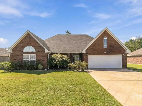 214 Center Dr, Lowell, AR 72745
