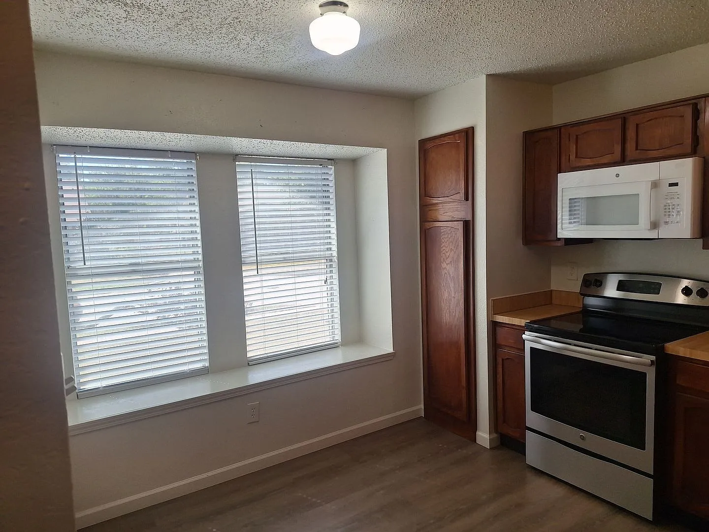 3944 & 3946 Queens Ct — Photo 3