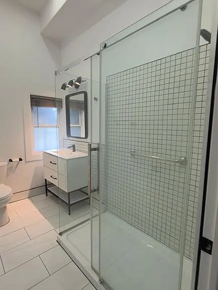 1154 Wyandotte St E #2 — Photo 12