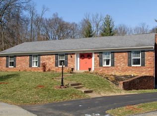 8905 Leemore Ct, Louisville, KY 40241