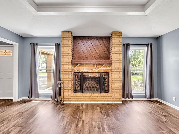 2nd image of 6480 Dakota St