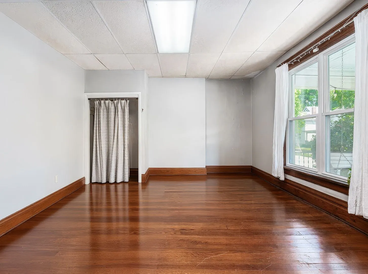 7 bed, 2.0 bath, $4,695 — Photo 4