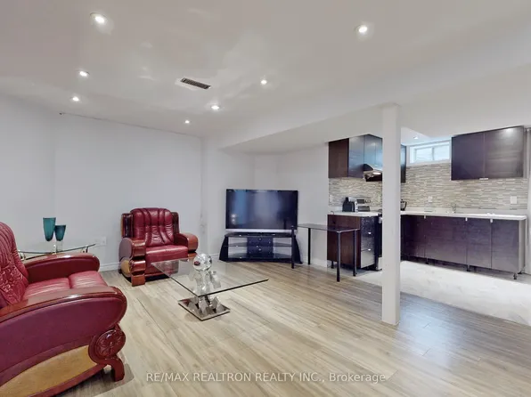 32 Subrisco Ave #Basement, Richmond Hill, ON L4S 1B2
