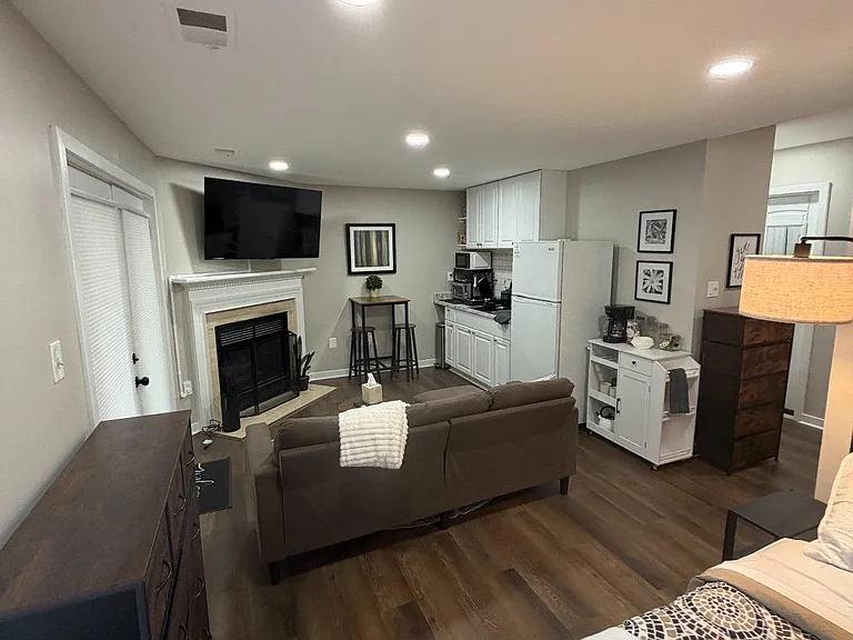 14552 Woodgate Manor Pl — Photo 3