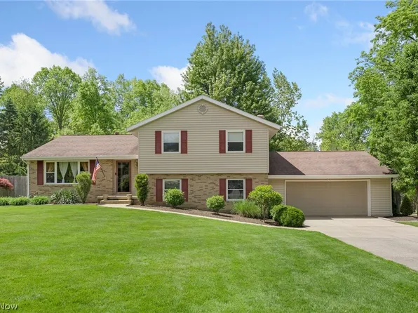 675 Fairwood Dr, Tallmadge, OH 44278