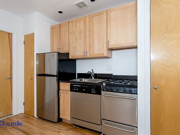 3rd image of 207 E 88th St #3RC