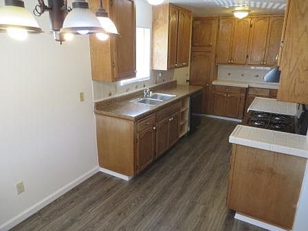 5th image of 2040 La Mesa Ct
