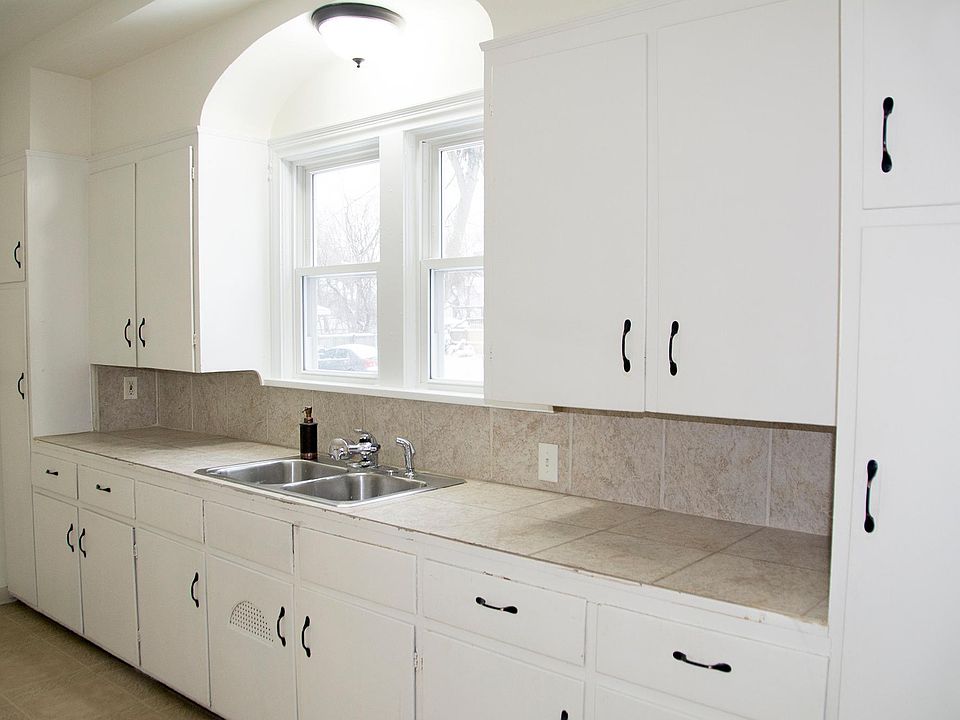 1st image of 215 Carrier St NE APT 1