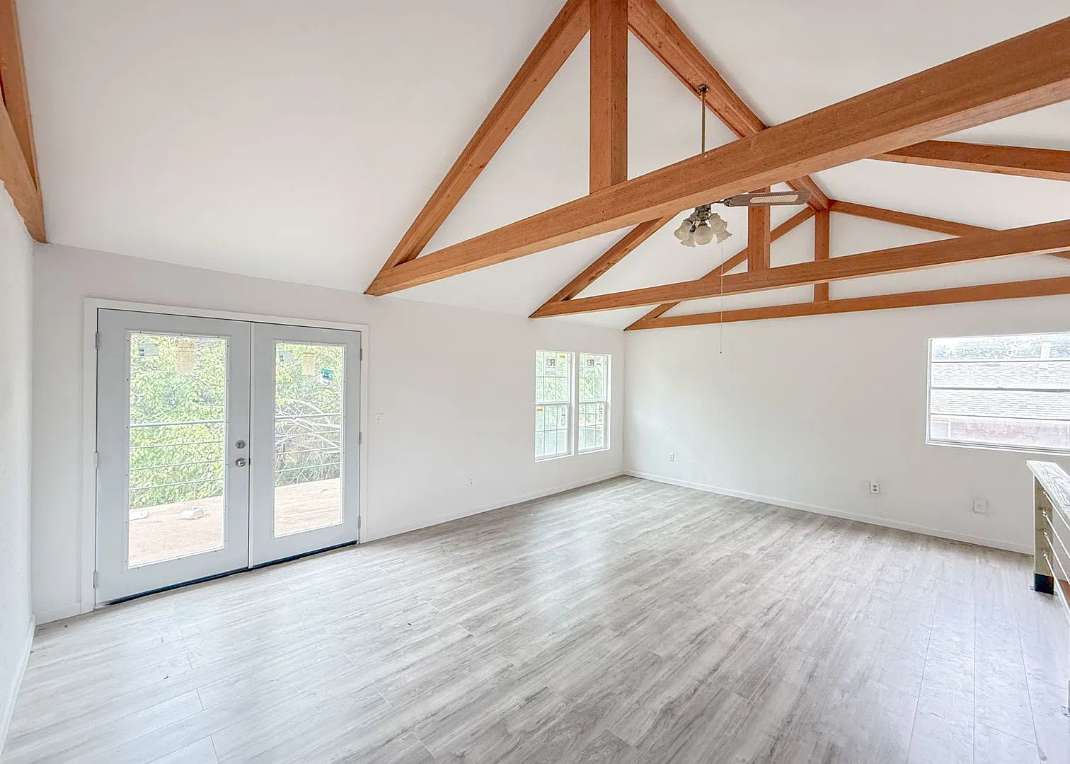 Spacious Multi-Level 4 Bed Home in Edmond! — Photo 4