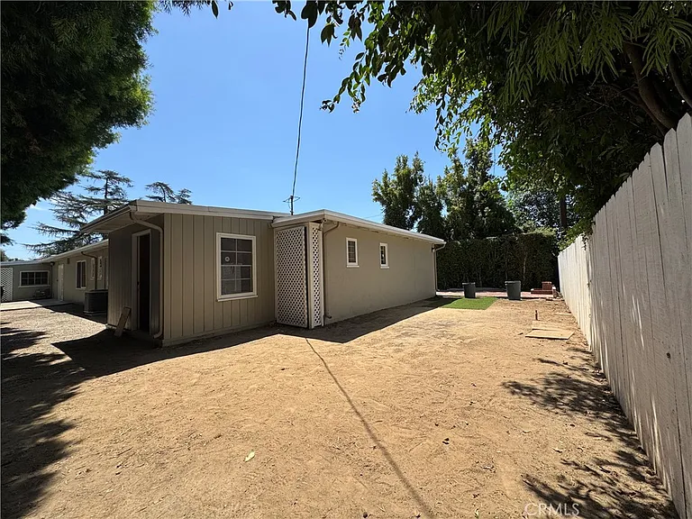565 Sierra Vista Ave — Photo 20
