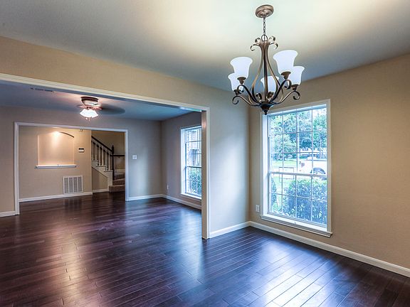 4th image of 2114 Longhorn Dr