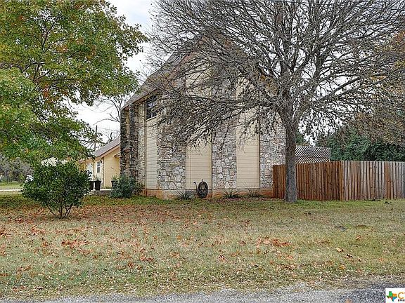 2nd image of 102 Oak Bluff Blvd
