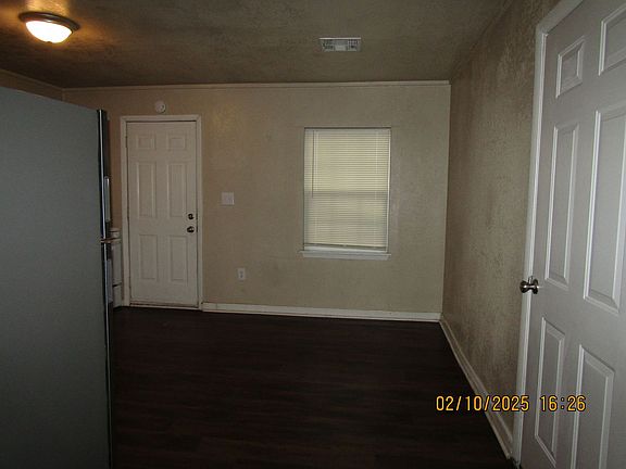 3rd image of 2206 NW 26th St