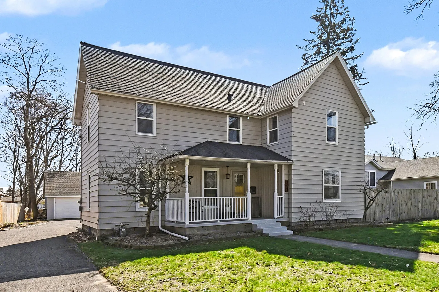 207 S Locust St photo 1