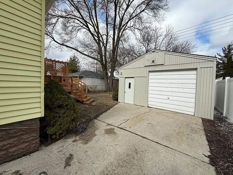 8369 Harding Ave — Photo 10