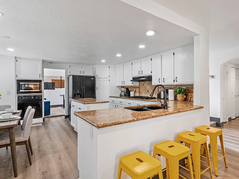 28832 Harwick Dr — Photo 4