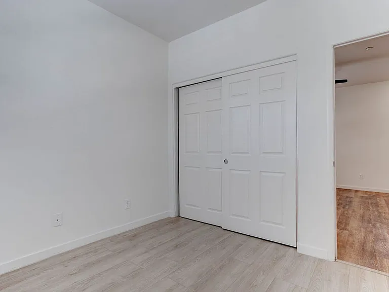 2049 Rockburne St — Photo 22