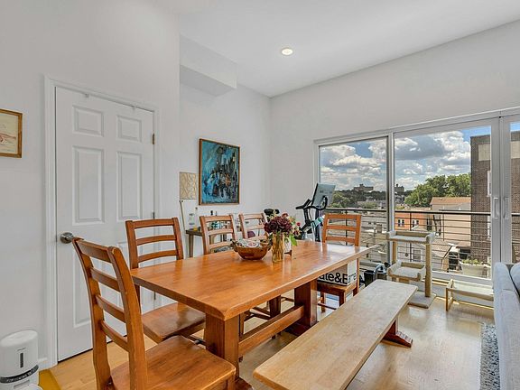 3rd image of 936 Pavonia Ave #4A