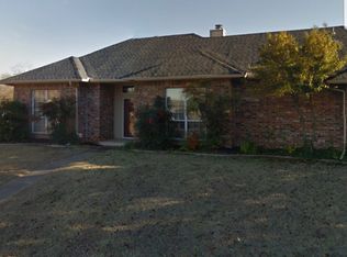 601 Old English Rd, Edmond, OK 73003