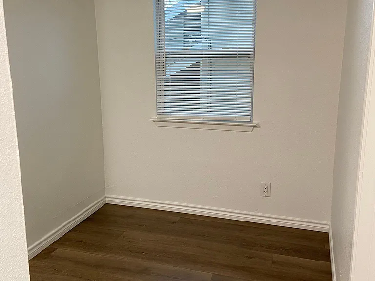 Dining nook or office space