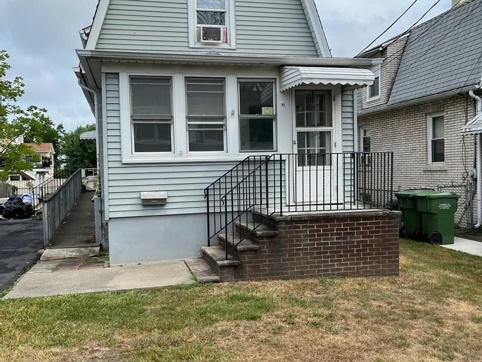 1st image of 11 Seminole St