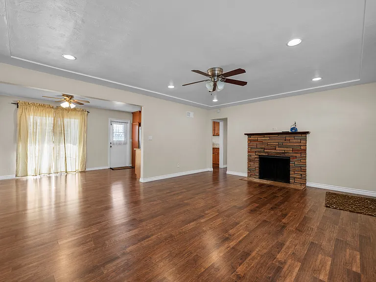 2260 Altadena Ave — Photo 5