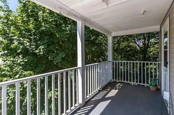 19 Eliot Cres #3 — Photo 11