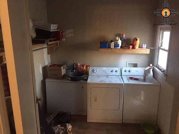 5th image of 904 N Alameda St