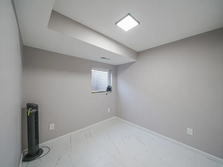 2303 Pinneberg Ave — Photo 9