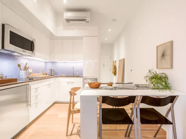 335 East 27th Street image 4 of 10