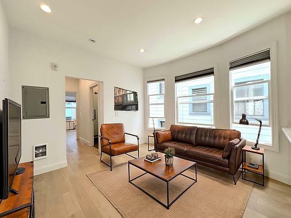 5th image of 1710 Larkin St #9