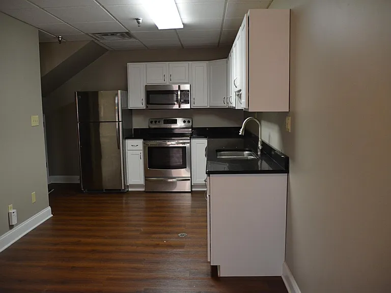 40 1/2 S Court St #203 — Photo 6