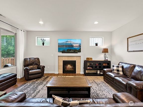3rd image of 386 Partlon Street