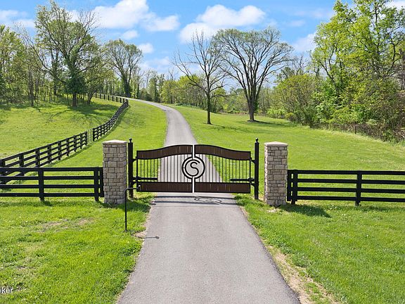 2nd image of 611 Horan Ln