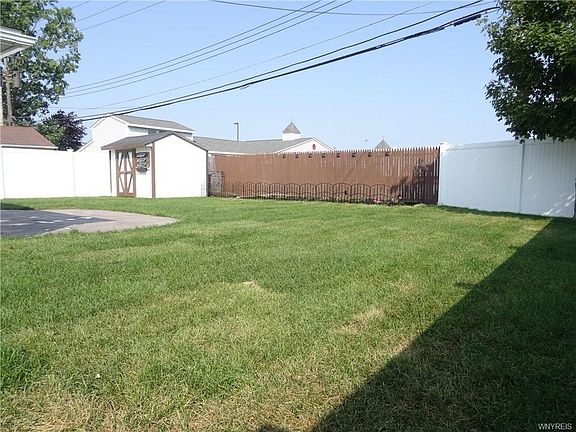4th image of 52 Christian Dr