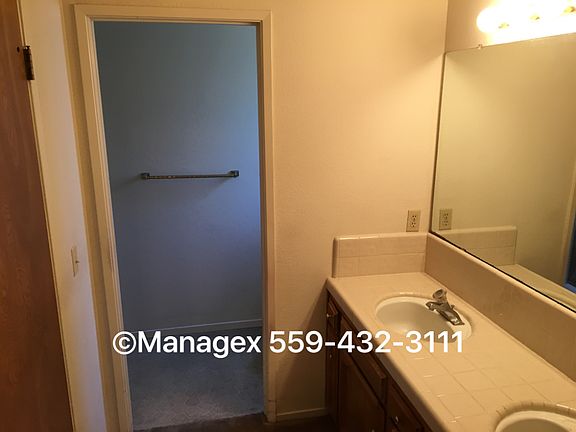 4th image of 5456 N Del Mar Ave