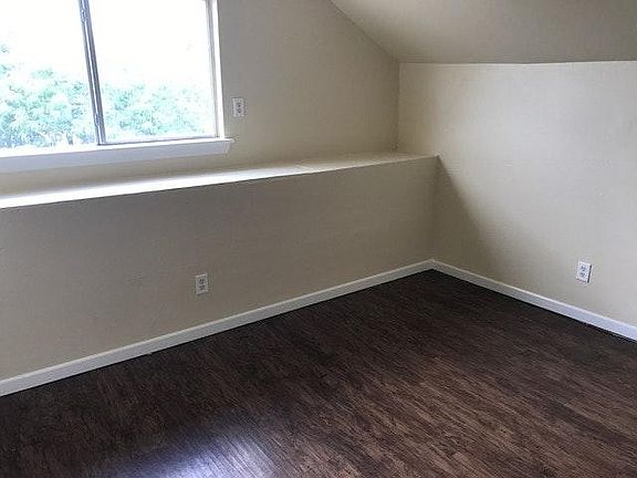 2nd image of 510 S Pine St APT 2