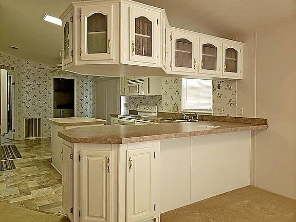 4th image of 322 Waterford Hts