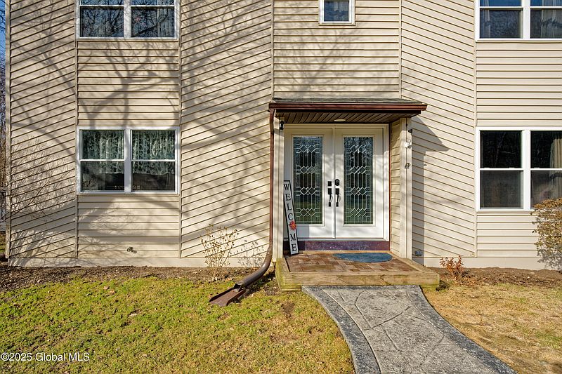 4th image of 81 Moore Road