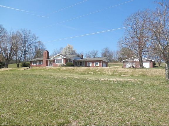 3rd image of 265 Maple Dr