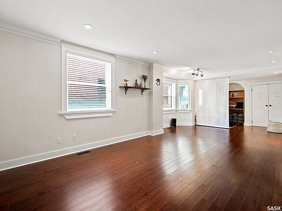 2nd image of 2216 Lorne Street