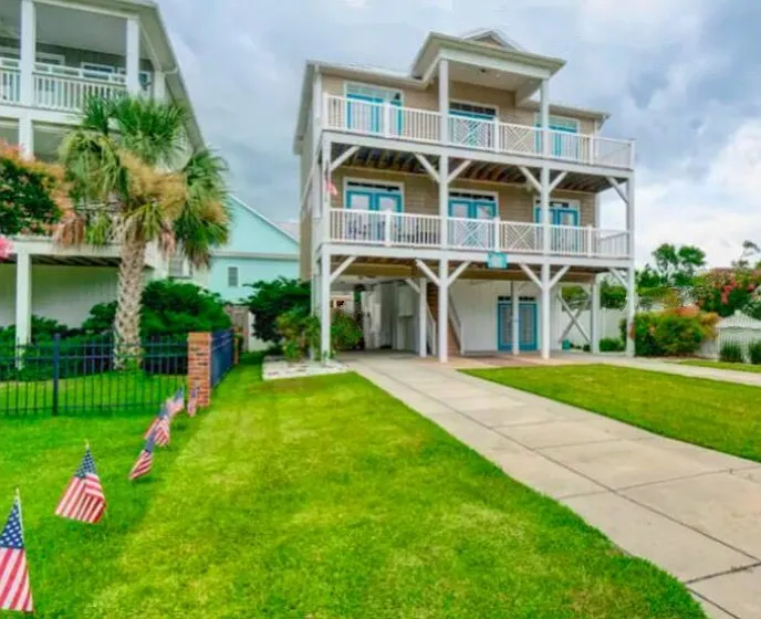 Ocean Blvd, Carolina Beach — Photo 3
